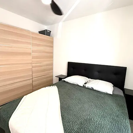 Apartman Close To The Sea Sleeps 4 *