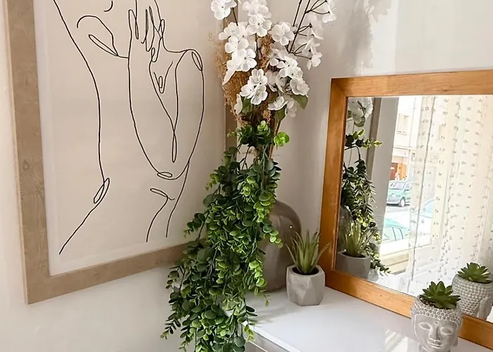 Close To The Sea Sleeps 4 *