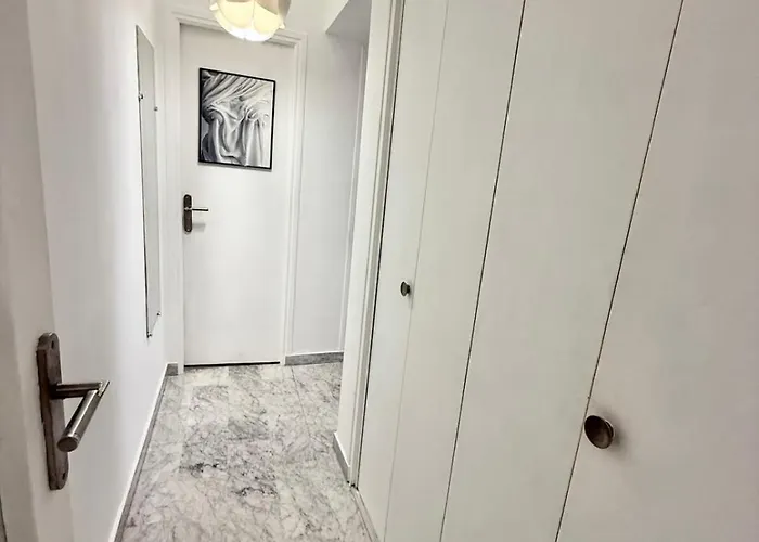 Close To The Sea Sleeps 4 Apartman Juan-les-Pins