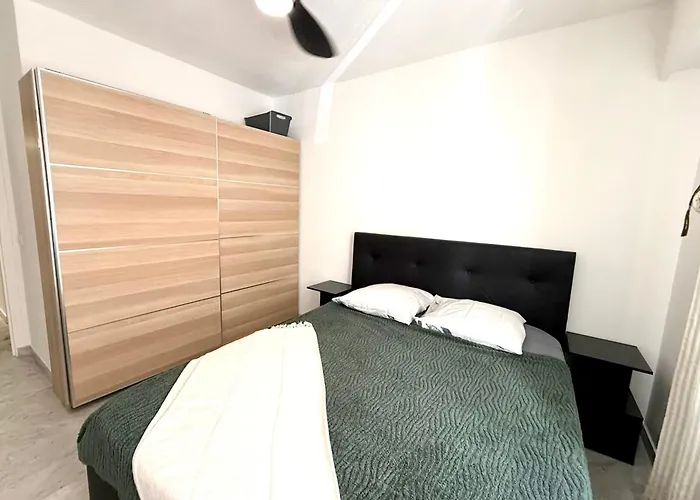 Apartman Close To The Sea Sleeps 4 *